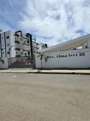 3-bedroom apartment in brilliant Santo Domingo with AC, fitness room, WiFi, Pool Hotels in 