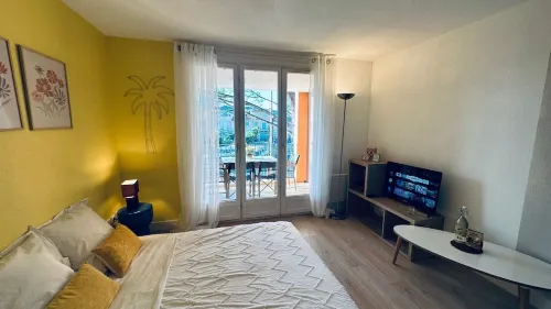 Lemon house rental with marina view close to the sea and shops