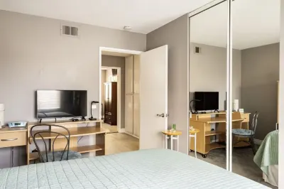 Beautiful 2Bdrm-3Bth Townhome, Attached 2 Car Garage, Pool, Gated Community Các khách sạn gần 210 Foothill Fwy