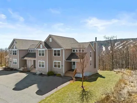 Camelback in your backyard! 4BR Townhome/3 Full Bath w/Mountain Views! Отели рядом с достопримечательностью «Camelbeach Mountain Waterpark»