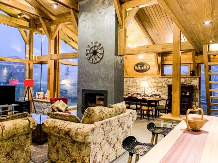 Chalet for up to 10 people with sauna nestled in the valley of 3 mountains