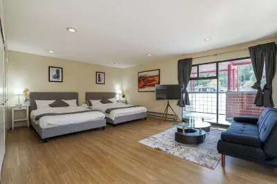 Cozy Room #3 in Horseshoe Bay Hotels near Whytecliff Park | West Vancouver