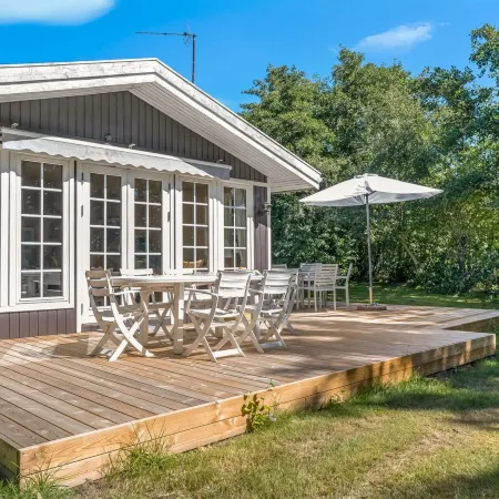 "Tineke" - 200m from the Sea