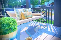 Family Lakehouse by Pickwick