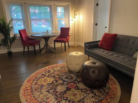 NOLA Vibe/Oversized 1 bedroom/Entire unit