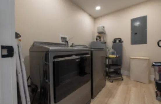 Charming 3-bedroom house in wonderful Downtown Greenville Area 帕克酒店