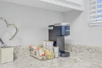 1Br - Gym - Pool - Great for Mid/Long Stays