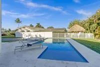 Stunning New Pool Jacuzzi 7BR Game Room Walk to the beach