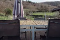 Gîte au Sein de Notre Ferme en Pierre du Xviie Siècle