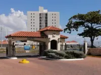 Beachfront Bliss in Portmore 2BR with Ocean Views & Modern Comfort, pool access