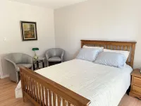 Family Friendly, Bright, & Spacious 3 Bed 2 Bath - واي فاي