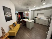 Modern Luxury Retreat - Walk to South Coast Plaza & Arts in Costa Mesa