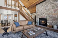 Colorado Home with Hot Tub!  Close to Ski Resorts