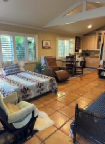 Peaceful cottage in Oakland hills with WiFi access