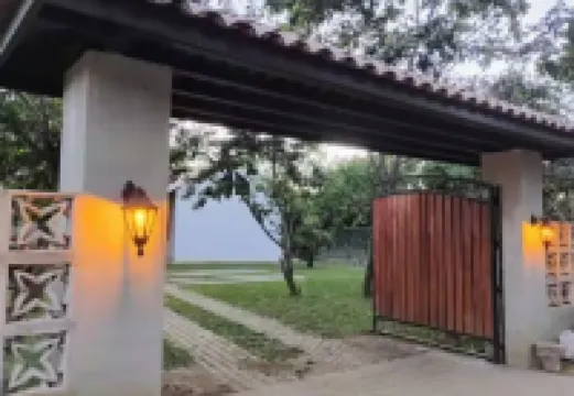 Charming 3-bedroom cabin close to Concepción de Ataco with WiFi  & free parking Hotels in 