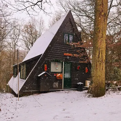 The forest triangle I (chalet 118) Renovated chalet on a vacation park in Durbuy.
