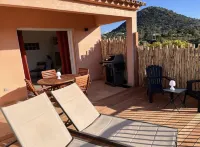 Appartement Spacieux à Santa Giulia vue sur le Maquis, Résidence Avec Piscine