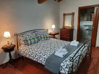 Tuscan Villa 15 min from Florence, Parking, Garden