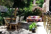 Chi House Hotels near Altinkum Beach