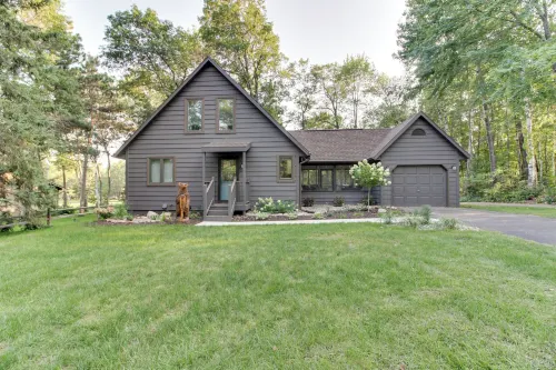 Breezy Point Cabin: Deck w/ Golf Course Views! - 무료 와이파이