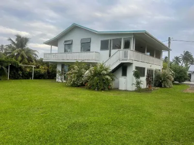 Raina Holiday Accommodation Hotel in zona Titikaveka Beach