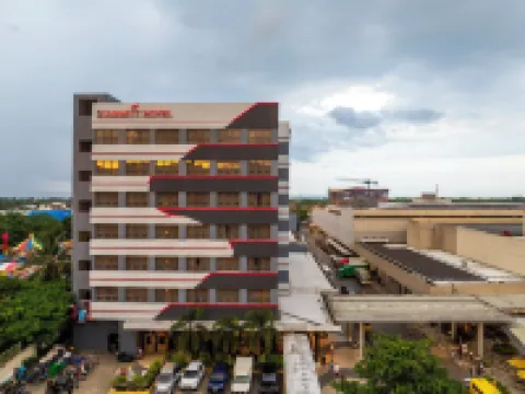 サミット ホテル タクロバン タクロバンのホテル