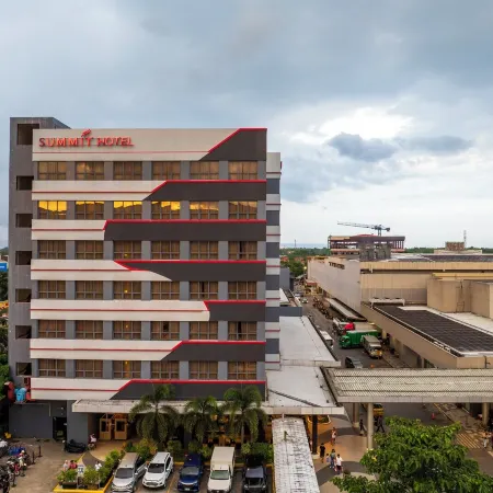 Summit Hotel Tacloban Отели рядом с достопримечательностью «Робинсонс Таклобан»
