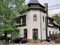 希奈亞城堡 佩列斯城堡（Peles Castle）附近的飯店
