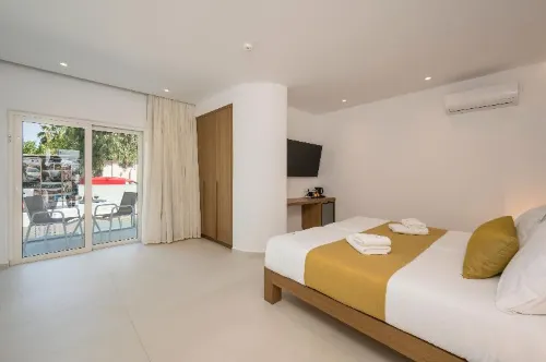 Tarra Apartments