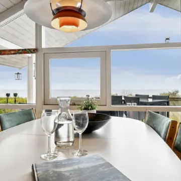 "Henric" - 75m from the Sea