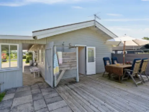 "Thomas" - 120m from the Sea