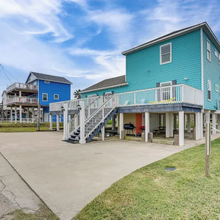 Large Group Gulf Retreat, Steps to Surfside Beach!