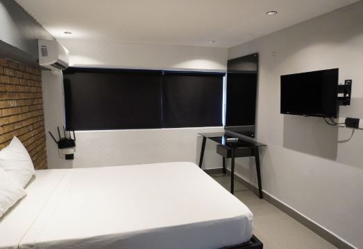 ADHOC MADERO - Housity