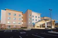 Holiday Inn Express & Suites Dayton North - Vandalia