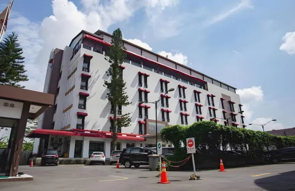 普禾加多美特爾酒店