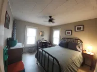 Mountain View House, 2-Minute Walk to Downtown