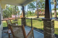 Charming Pendleton Retreat ~ 5 Mi to Clemson! - balcony