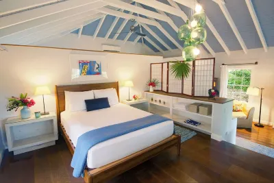 Historic 2BR 2BA Island Cottage on Private Estate Các khách sạn ở 