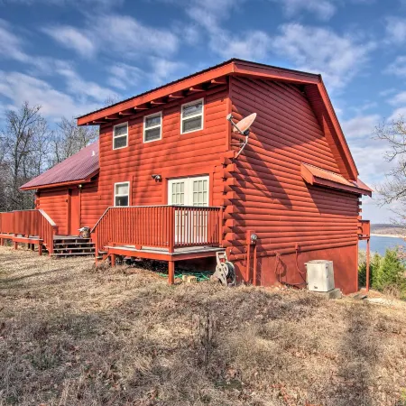 Large Cabin w/ Deck Overlooking Norfork Lake!