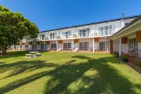 The Quarters, Ascend Hotel Collection Hotel di Forresters Beach