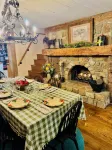 No Fee Luxurious 1885 Farmhouse: Horses, Goats, & Fresh Eggs