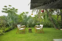 StayGuru Luxury Villa Hotel a 