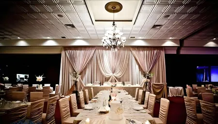 Montecassino Hotel & Suites Отели рядом с достопримечательностью «Блэк Крик Пайонир Виллидж»