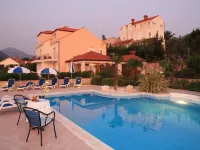 Villa Alegria Cavtat - Studio Apartment with Patio and Garden View - Jacuzzi