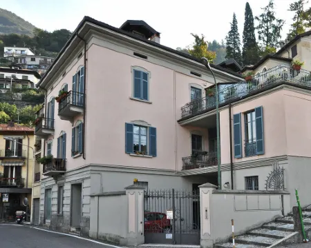 Casa Bellini Comfortable holiday residence Hotels in Blevio