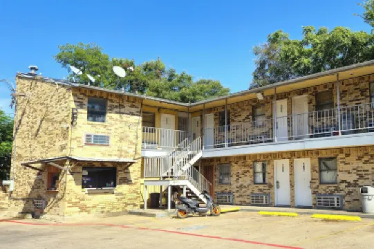 Mi Amor Inn & Suites by Hotel O Dallas Tx Hwy 352 Hotels in Fair Park