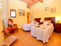 Lucca Retreat with Pool