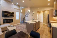 Ammon Place Getaway - Modern house, close to Centennial Trail and Riverstone!
