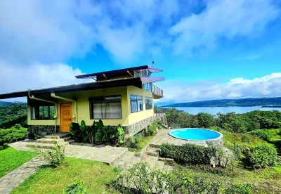 Casa Milagro Mirador Sunset Inn Arenal B&B Camping附近的飯店
