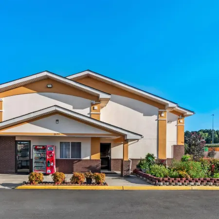 Super 8 by Wyndham Franklin